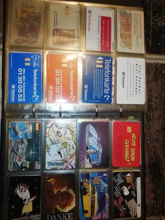 Vand album cartele telefonice foarte vechi,vintage,colectie