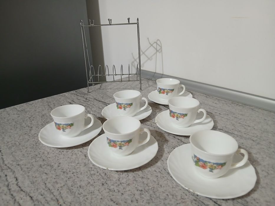 Serviciu cafea marca Luminarc 6 cesti si 6 farfuri plus suport