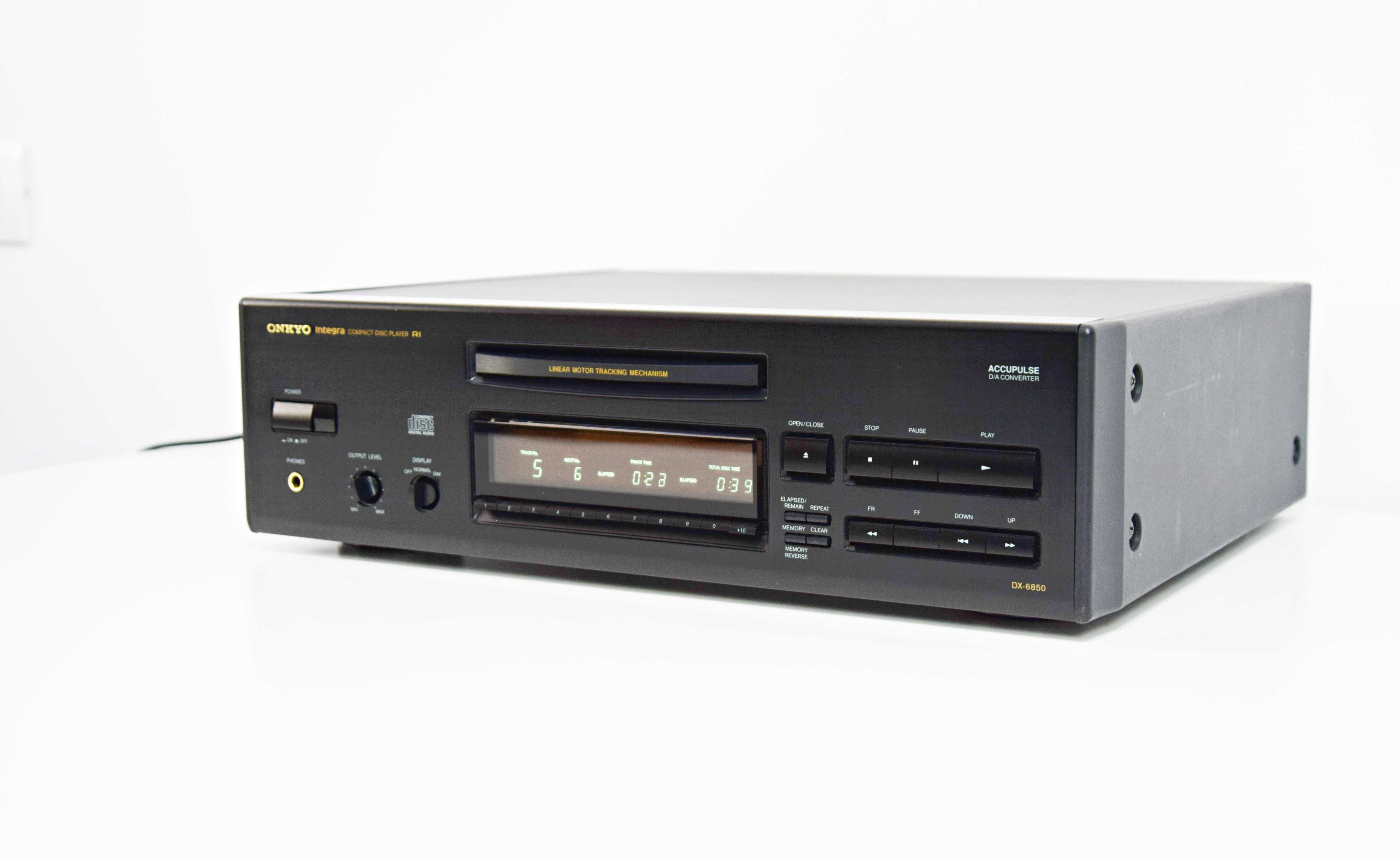 CD Player Onkyo DX-6850