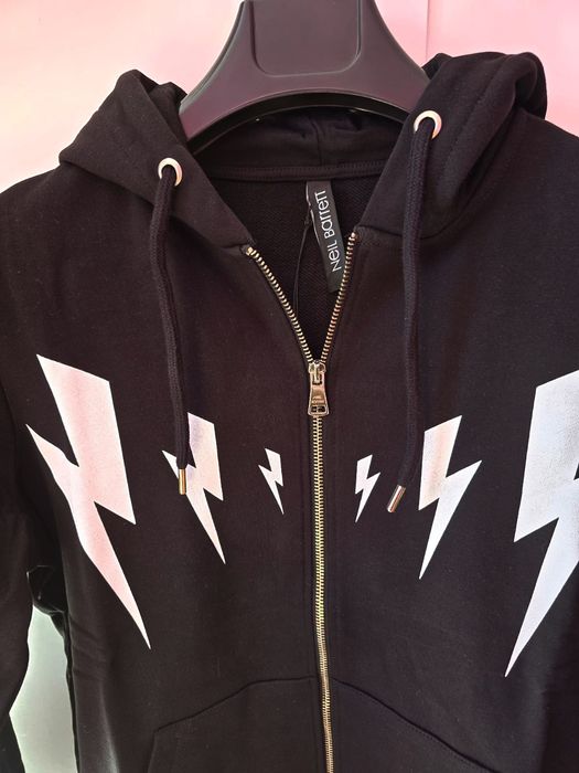 Neill Barrett - мъжки суичер в два цвята !