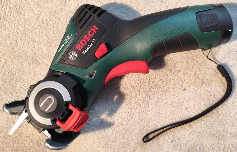Акумулаторен трион Bosch EasyCut 12