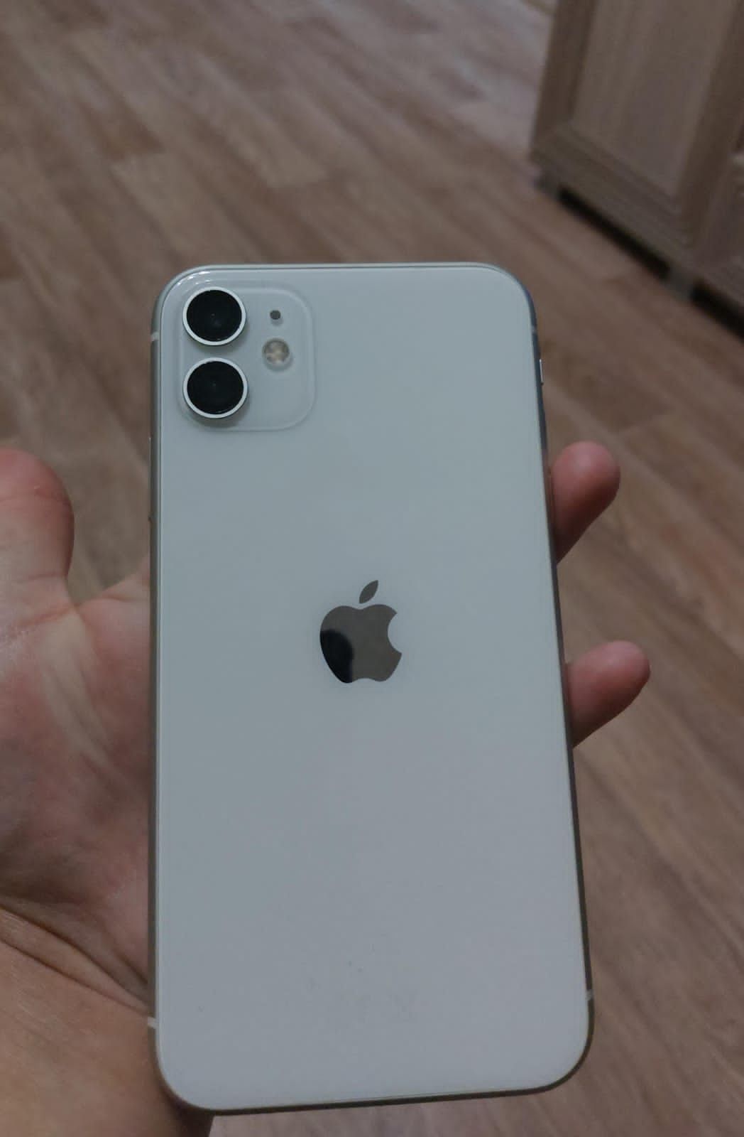 iPhone 11 продам