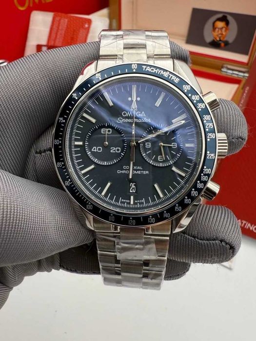 omega speedmaster сребристо-черен циферблат / хроно