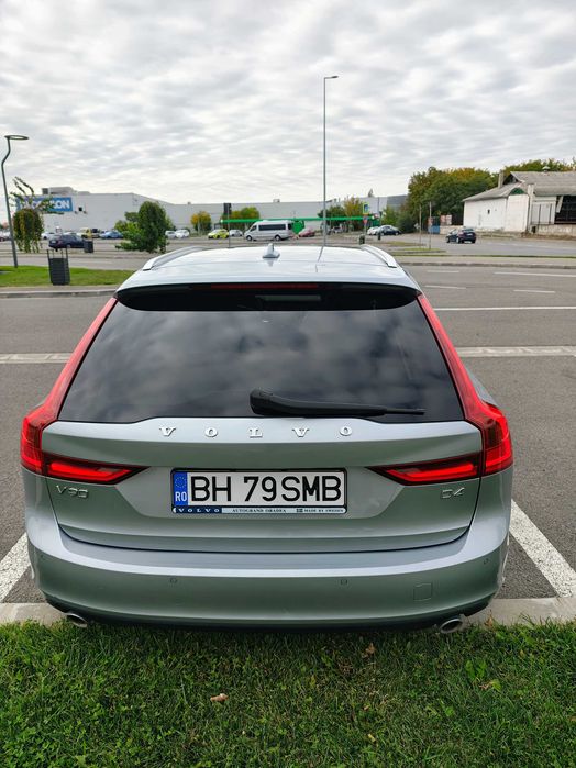 Volvo V90 D4 Momentum