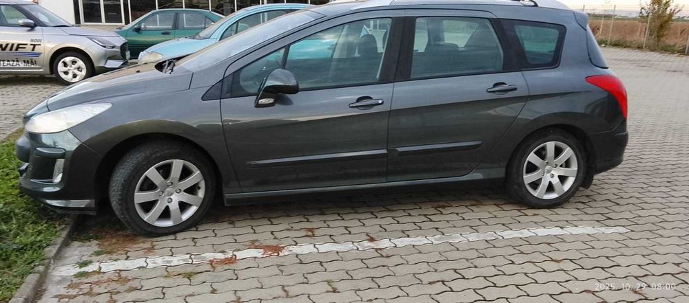 Vand Peugeot 308 ,an 2009 motor benzina 1.6 ,120 cp .sau schimb.