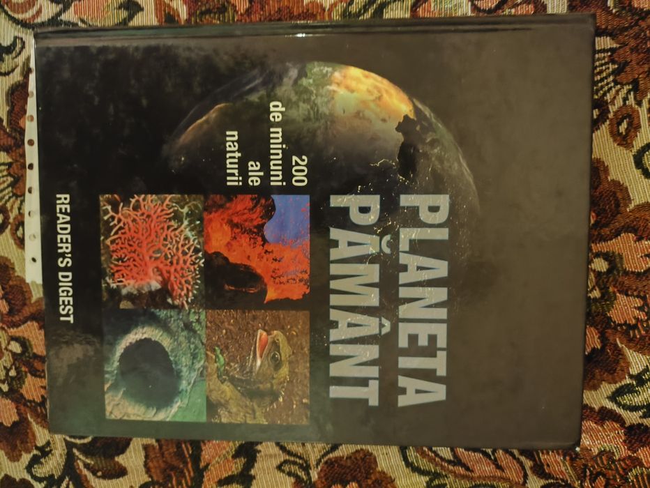 Cărți din diferite domenii