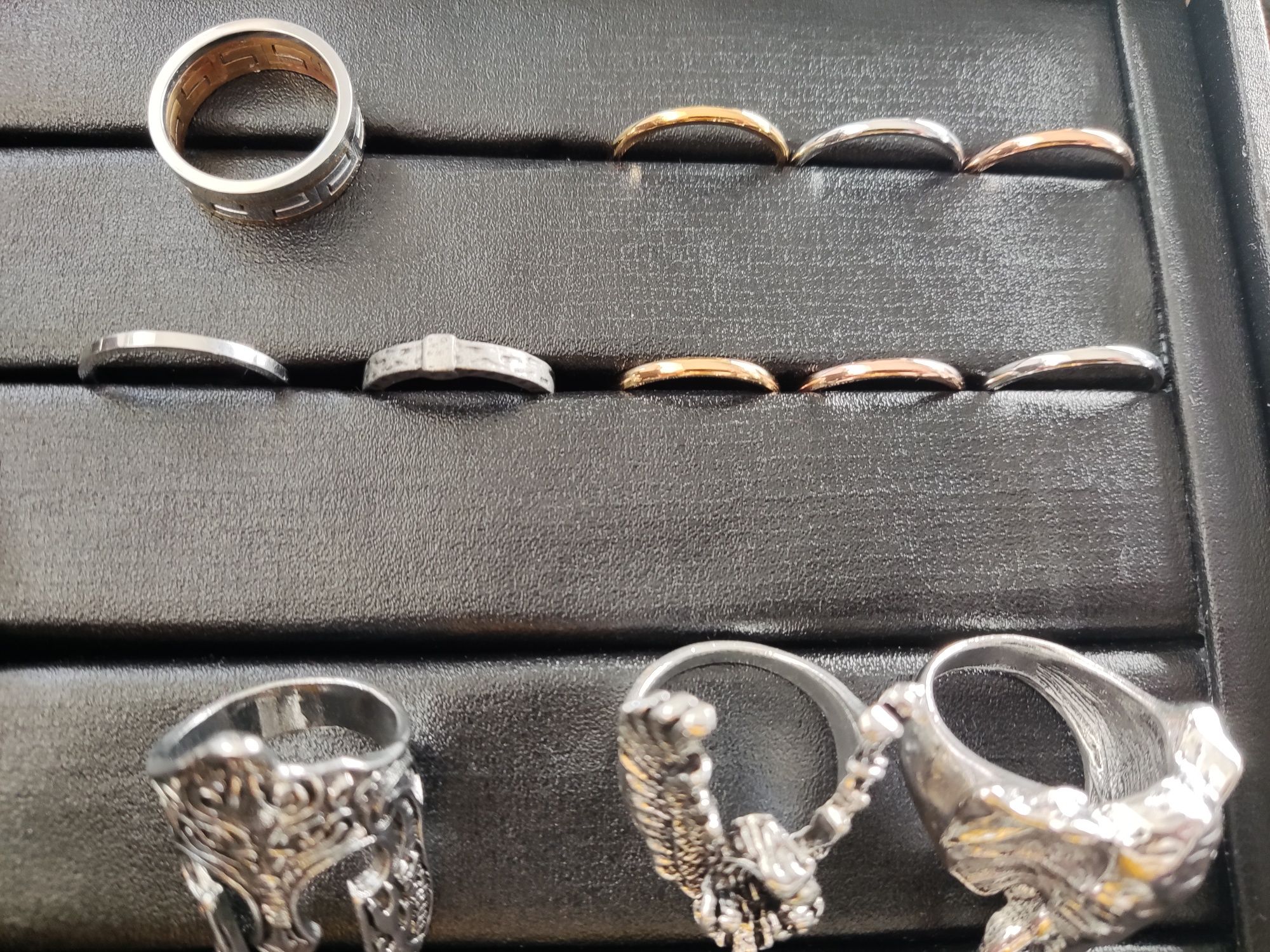 Стоманени пръстени с лик на животни и  магнитни обеци, синджир