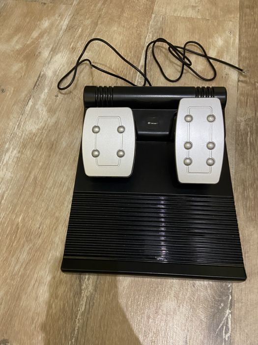 Playstation 4 pro, волан ,игри ,зарядна станция:една игра-25лв!!!