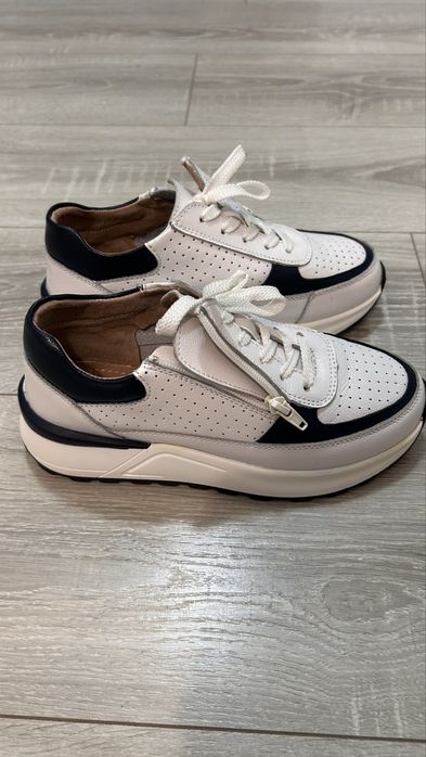 Sneakersi piele dama