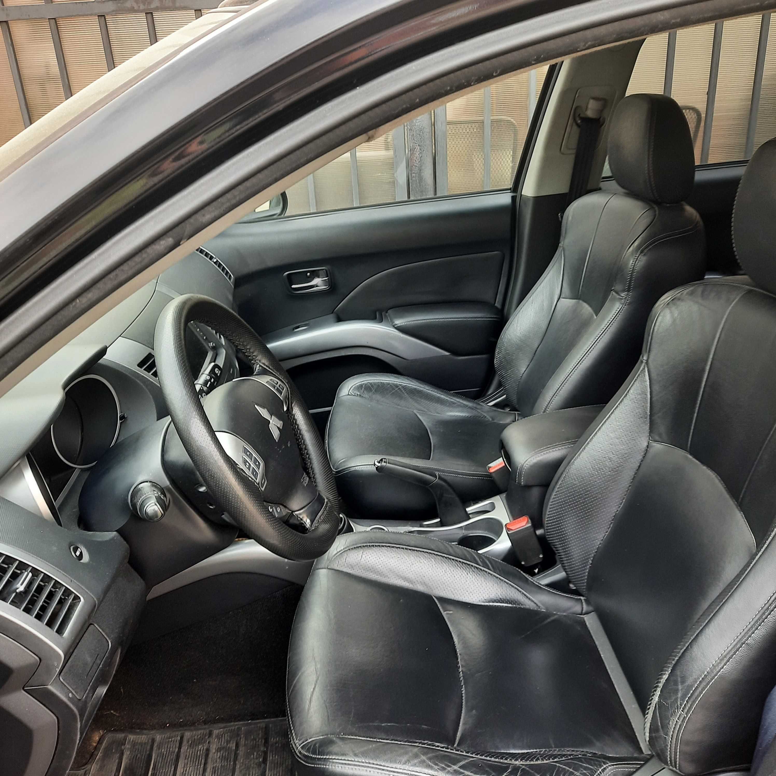 SUV Mitsubishi Outlander 2.2 D-ID Instyle Navi