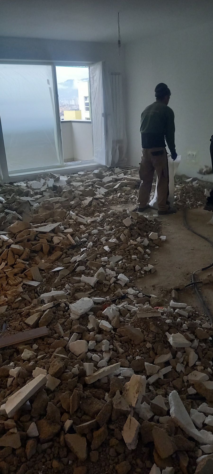 Pregătit apartamente pt renovare Decopertari Demolari Taiat pereți