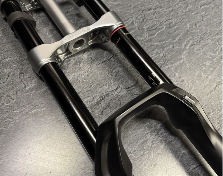 Вилка Rockshox Boxxer Ultimate 2025