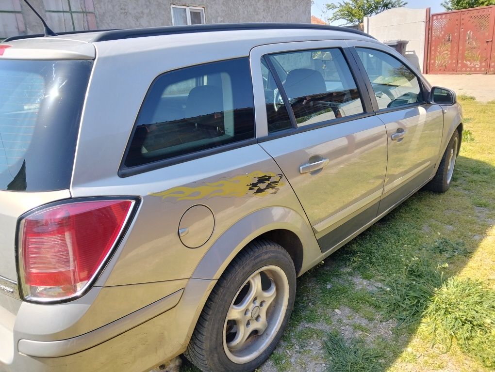 Vând Opel Astra h