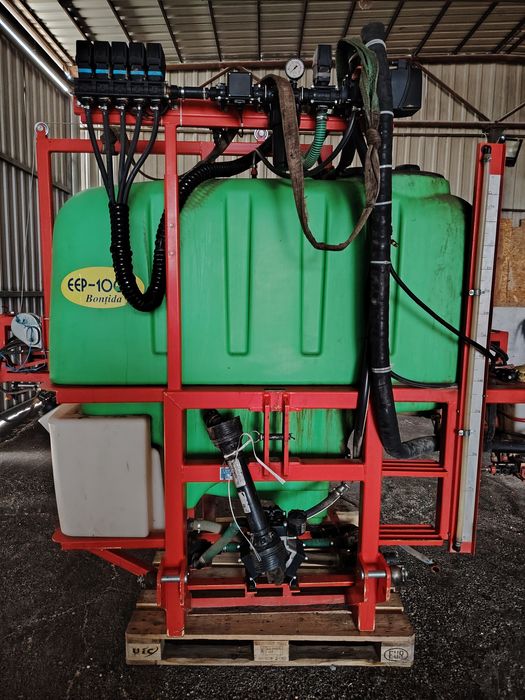 Mașină de erbicidat