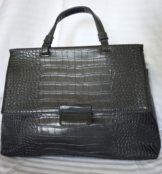 Дамска чанта, имитация на змийска кожа
