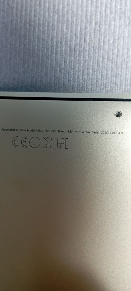 Продам macbook на запчасти