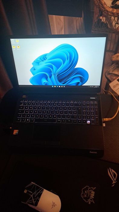 Laptop Gaming Clevo i7 10875h RTX 2080 super
