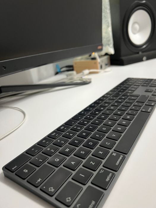 Tastatura Apple, varianta black!