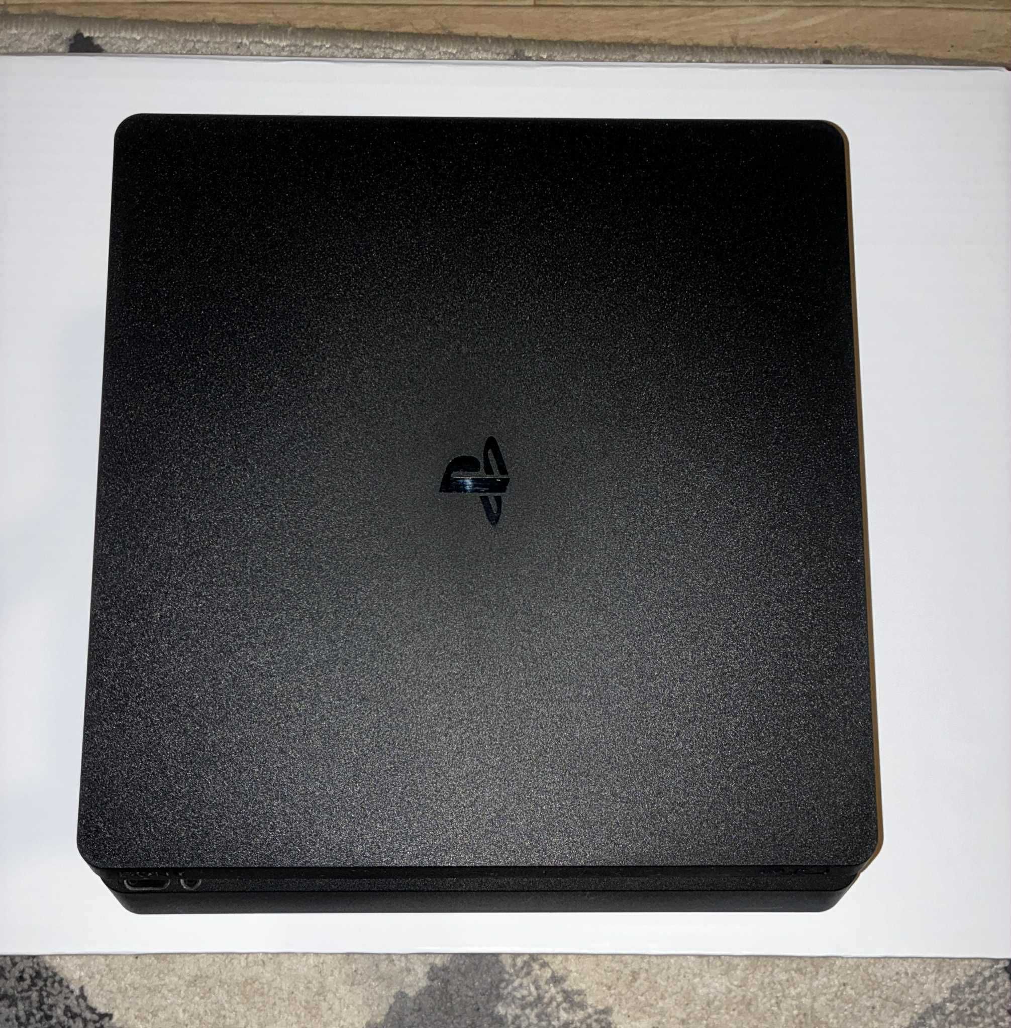 PS4 SLIM 1TB В Перфектно Състояние