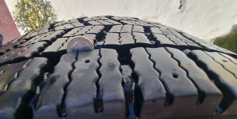 Гума с джанта 295 /  60  /  22.5  BRIDGESTONE