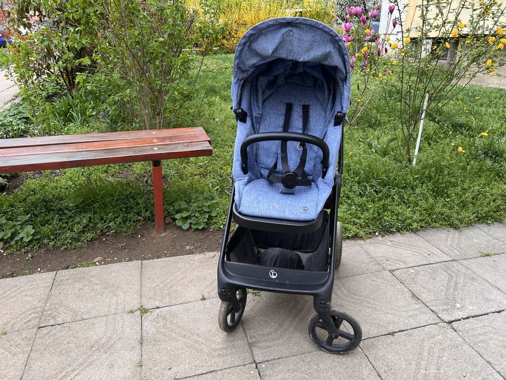 Stokke Beat количка с дъждобран и чанта