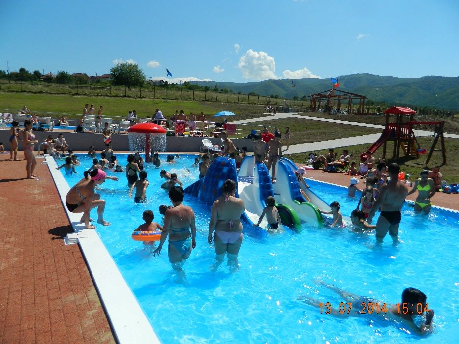 Construim  piscine , stranduri