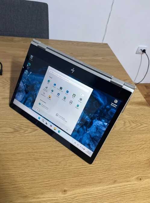 Calculator/Laptop office