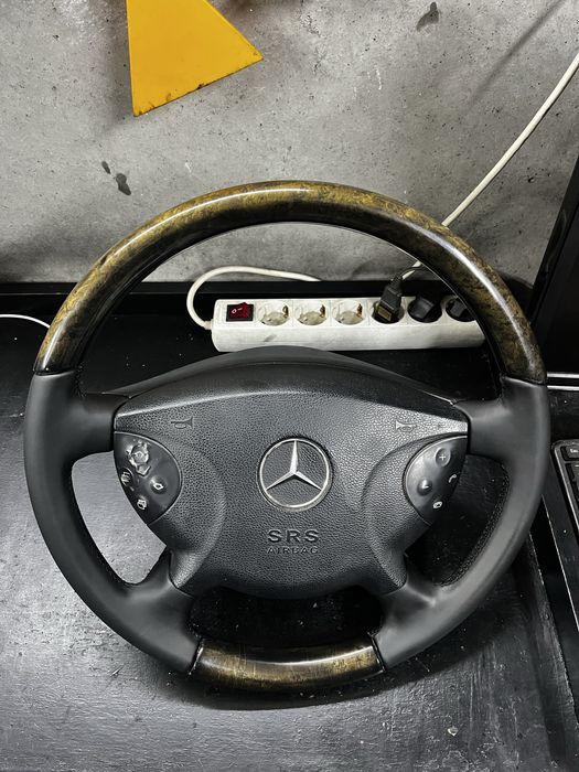 Махагонов волан mercedes w211