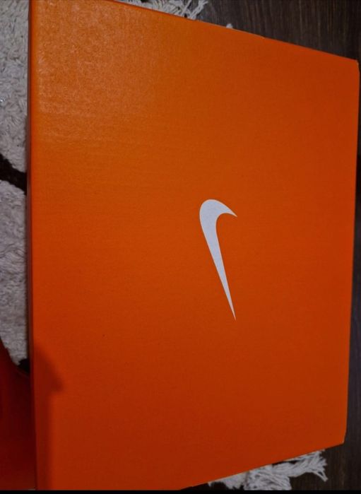 Vând ghete de fotbal