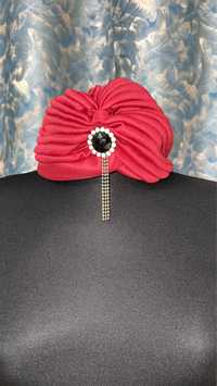 Turban rosu cu accesoriu