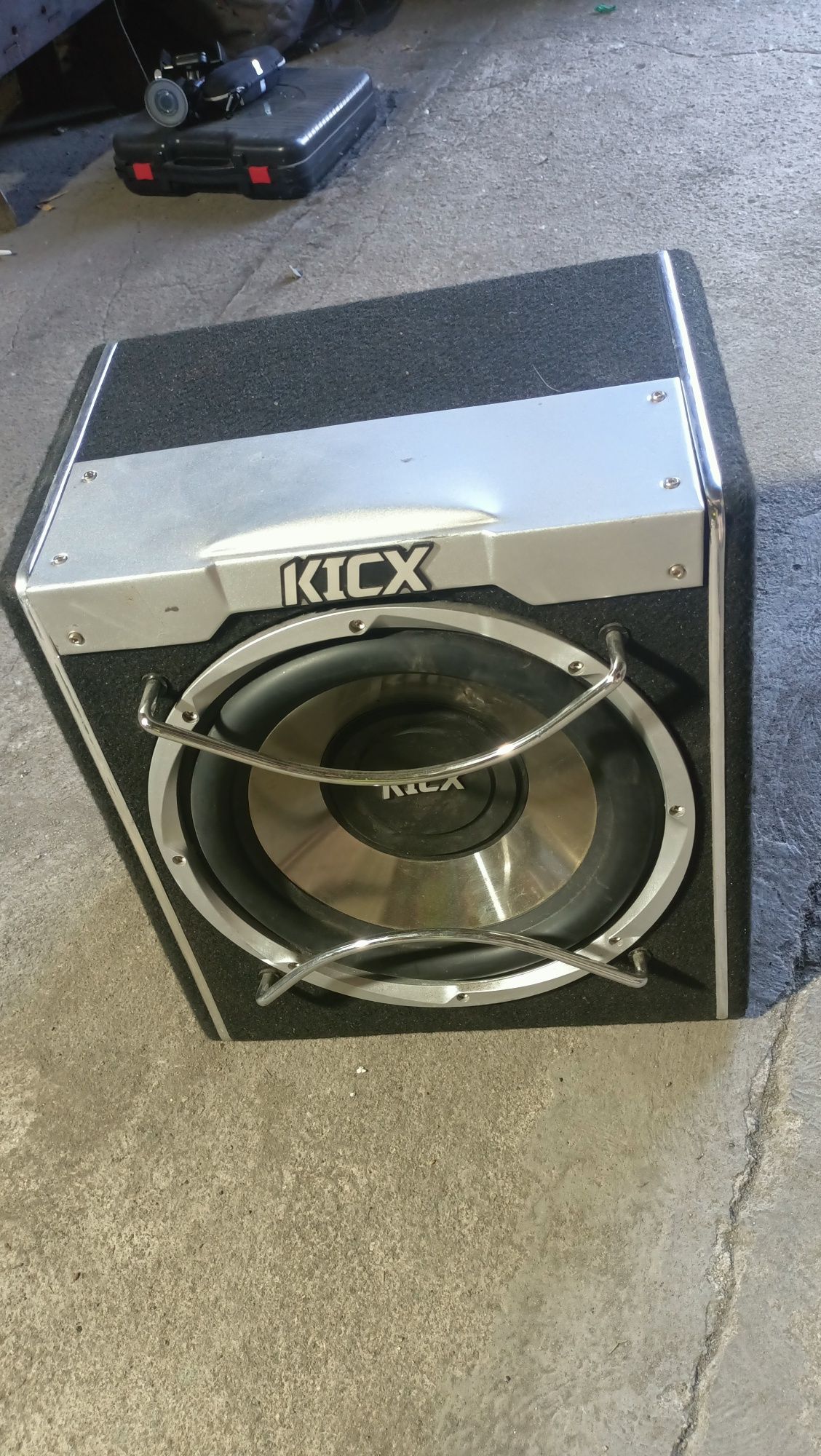 Продам сабвуфер KIXX