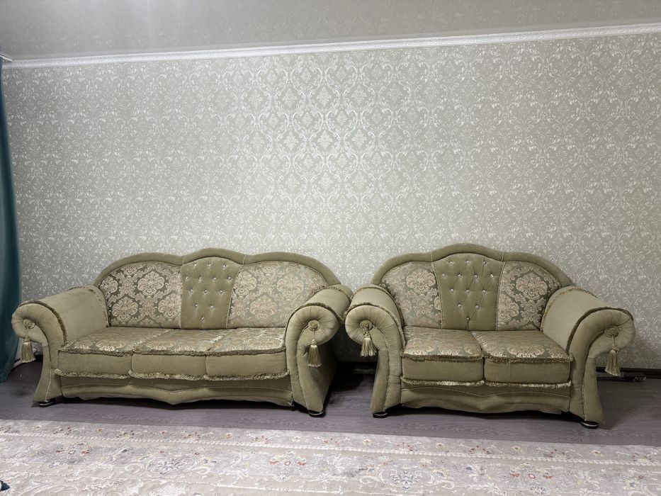 Продам два дивана