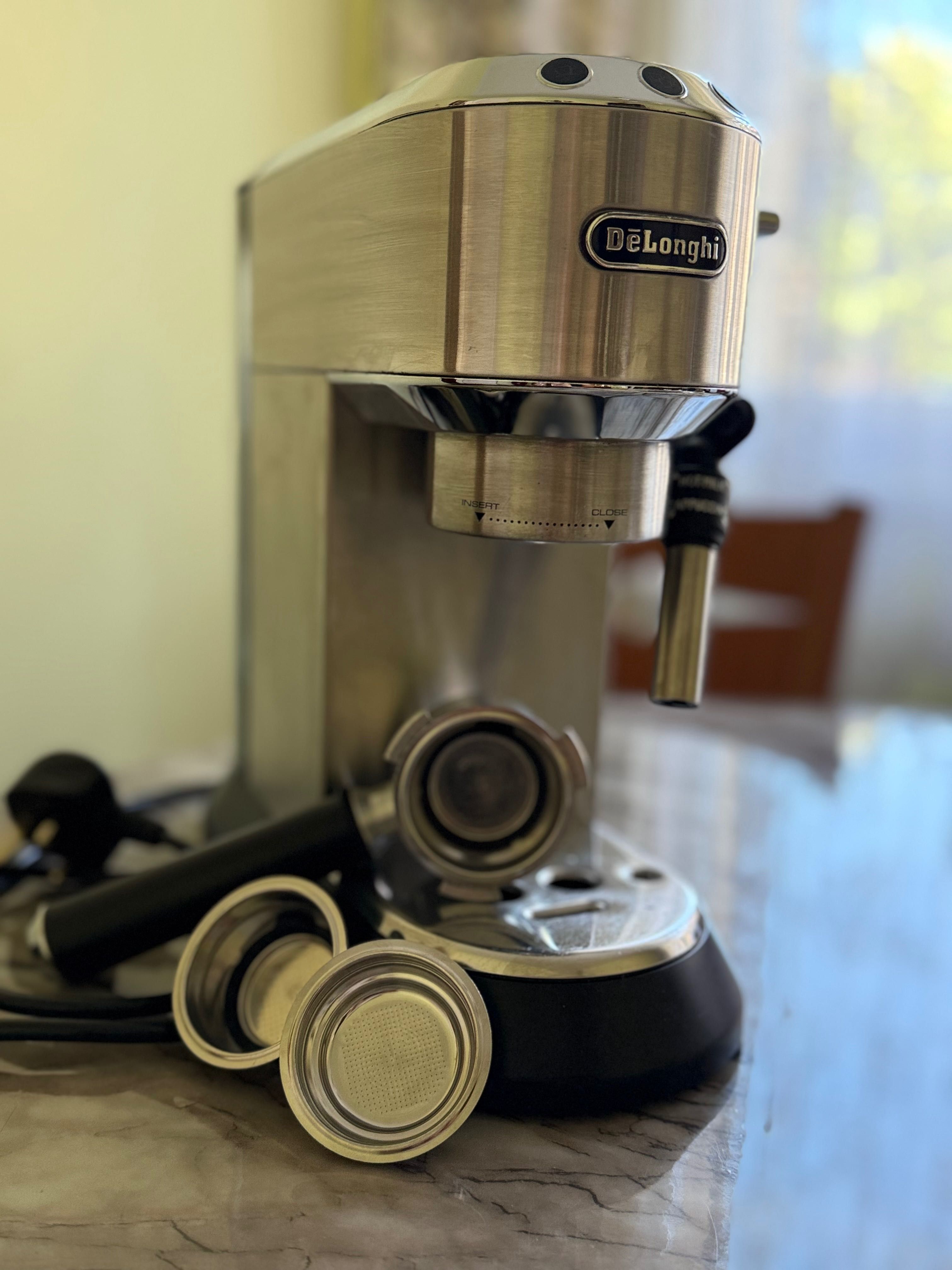 еспресо машина DeLonghi Dedica Arte EC885M