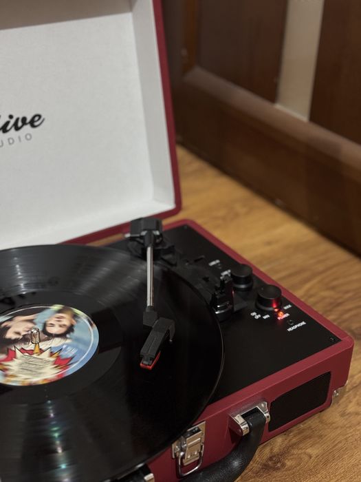 ПРОДАЮ проигрыватель