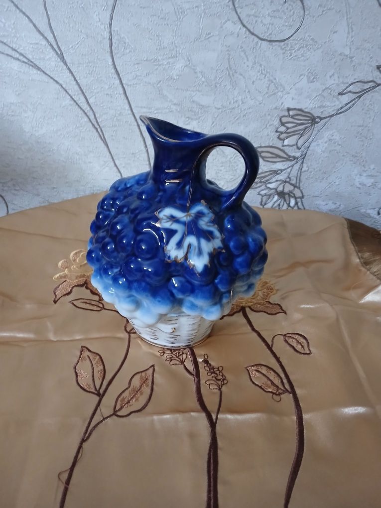 Фужеры красного цвета  рюмки