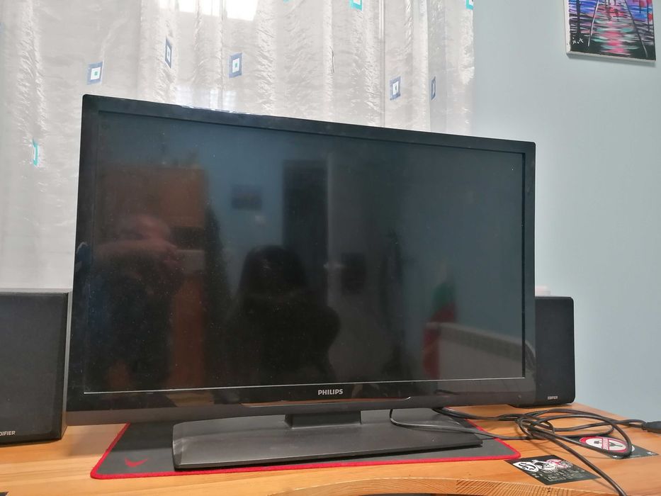 Продавам SMART телевизор philips 32pfl3207