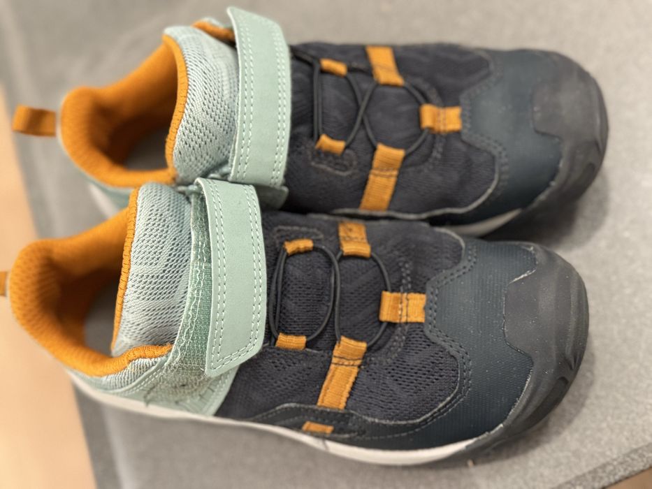 Adidasi/ghete Decathlon Quechua marimea 33