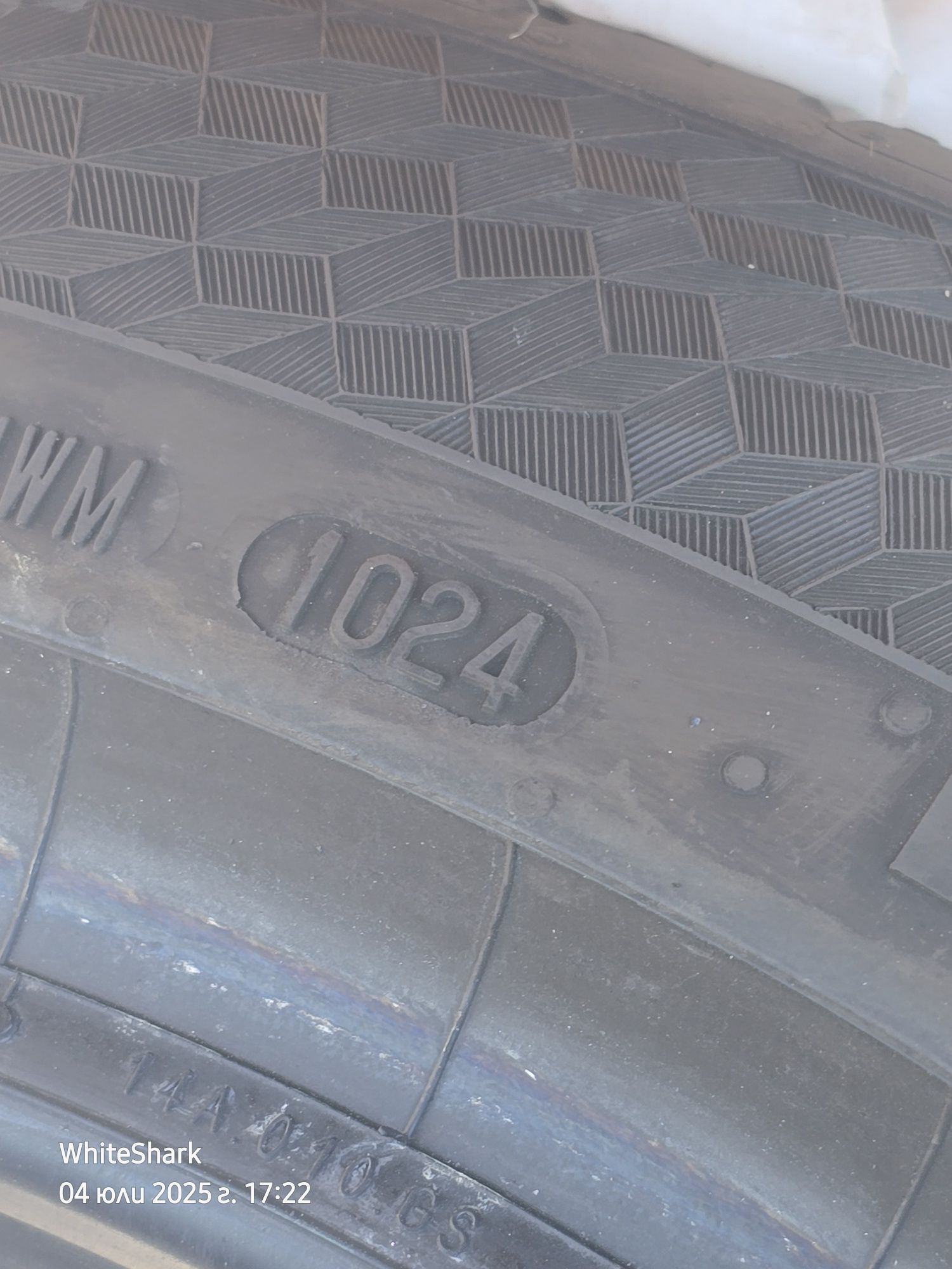 Continental Ultracontact 235/50/17
