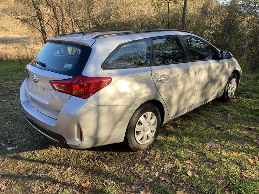 Тойота Аурис//Toyota Auris 1.4D4D 90кс 12-15г/ НА ЧАСТИ/