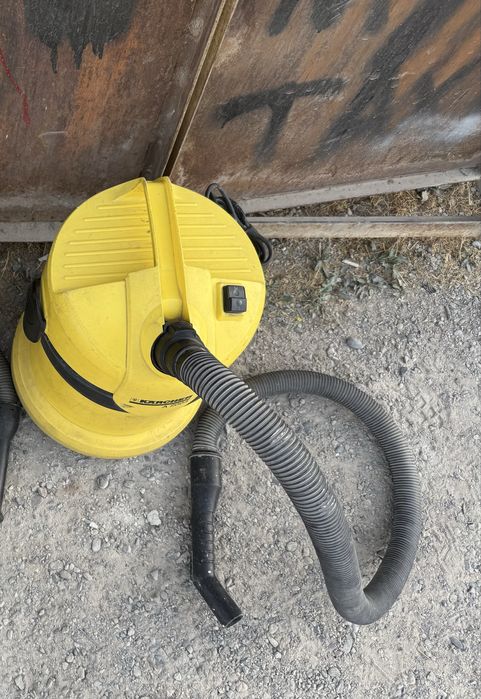 * Karcher A2004 отличный пылесос для уборки строительного мусора