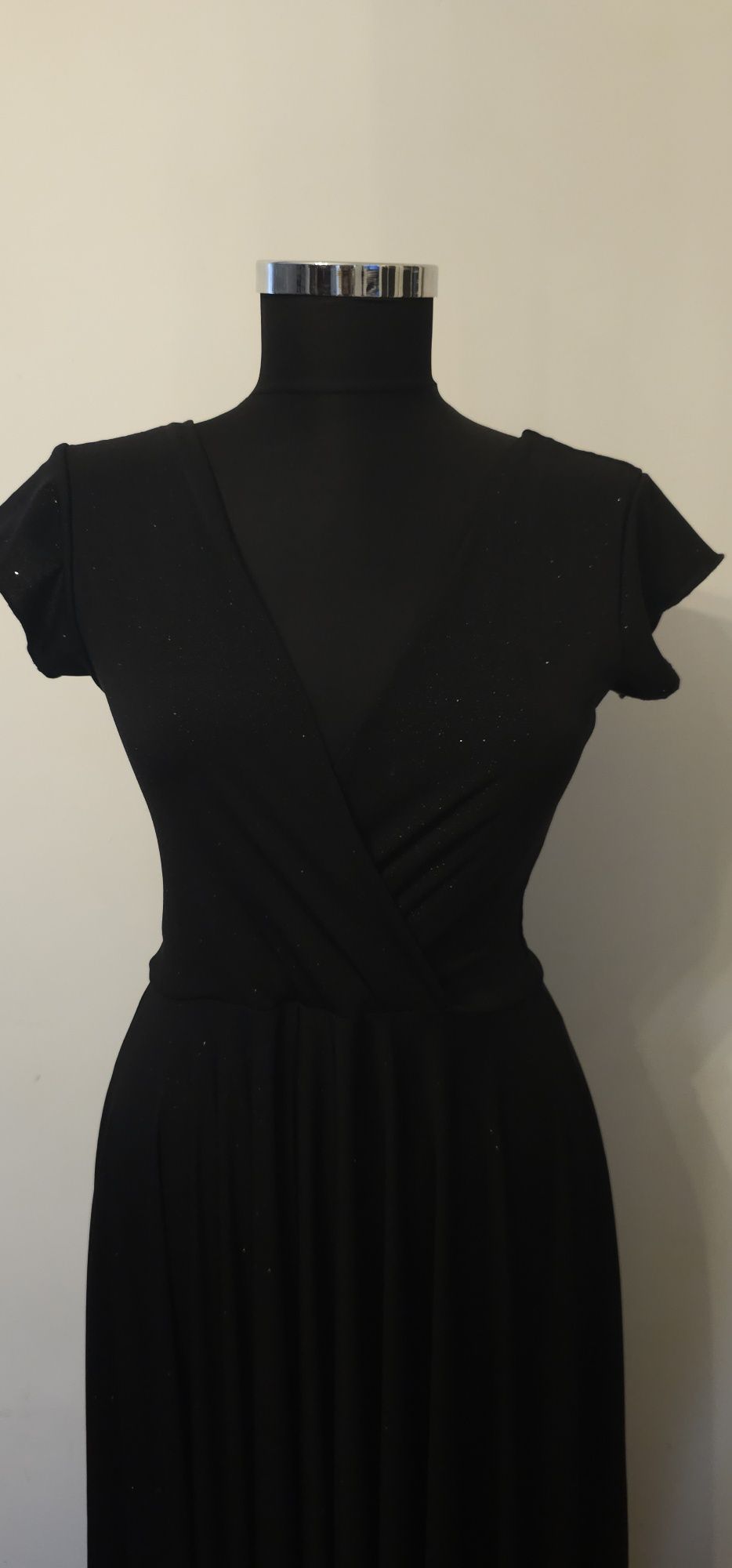 Rochie de seara, neagra, lunga, cu sclipici