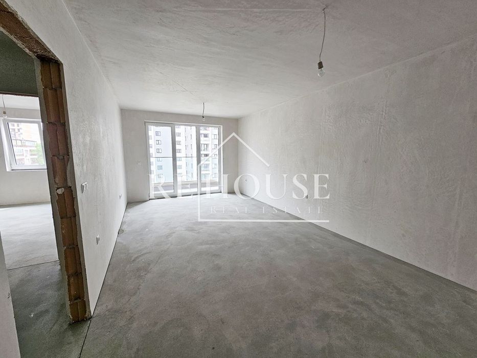 Продава се Двустаен апартамент в Варна, Възраждане 1 - 70 кв.м за 1786 €/кв.м - Снимка #3