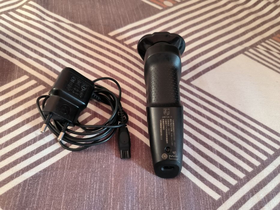 Продам оригинальную  электробритву Philips series 5000  S5166