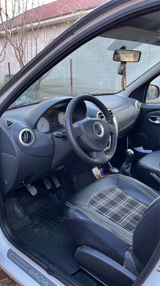 Vand Dacia Logan 2012