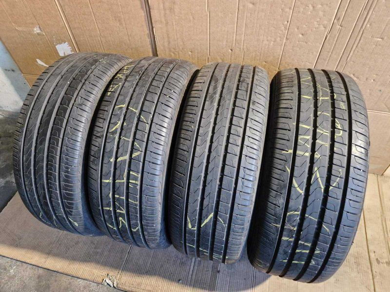 4 Pirelli R19 235/55 Anvelope de vară Dot3319