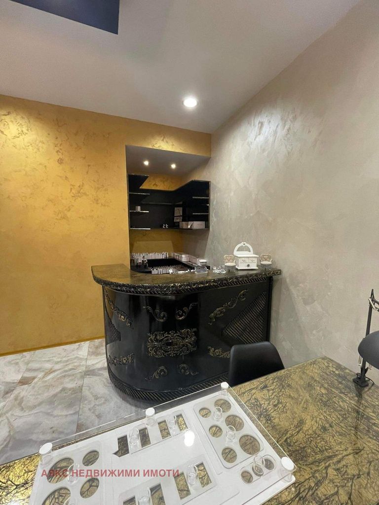 Продава се Магазин в София, Лозенец - 90 кв.м за 2689 €/кв.м - Снимка #3