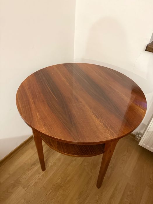 Masuta in stare foarte buna