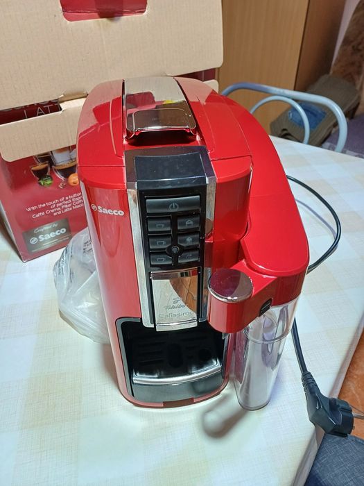 Vand Espressor Saeco Tchibo Cafissimo Latte HD8603 Roșu, ca nou