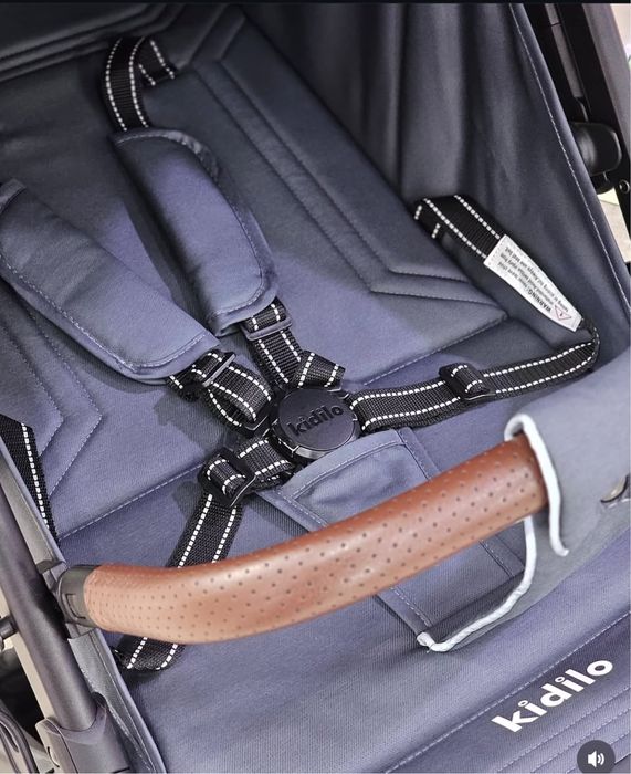 Коляска прогулочная Kidilo