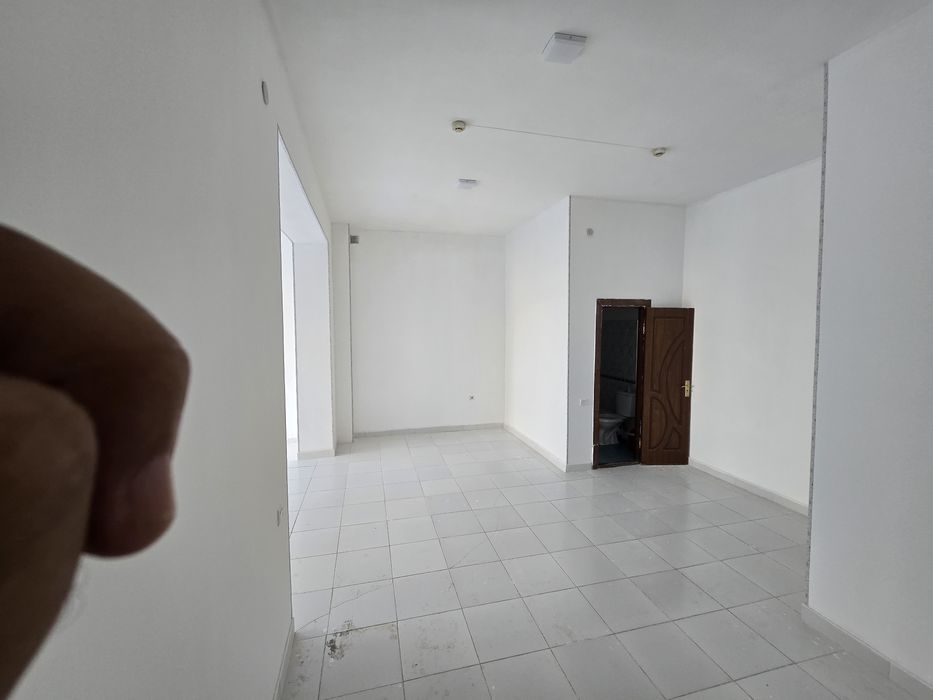 Нотурар [савдо дукони]  бино ижарага берилади.